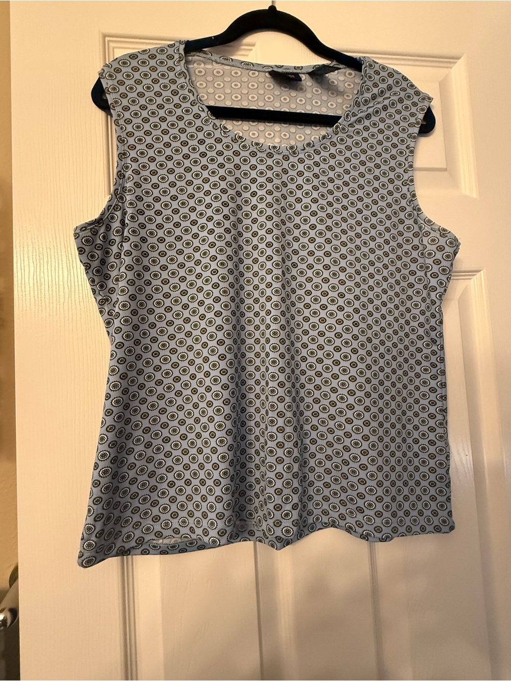 New York & Company Light Blue Printed Sleeveless Camisole